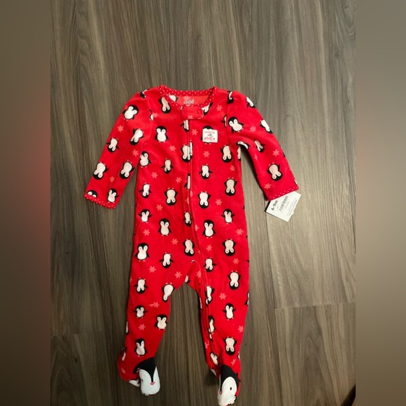 Carter's Red and White Footies One Piece with Penguin Pattern size 6/9 M - NWT - Picture 5 of 6